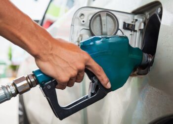 Combustível batizado: Como identificar e denunciar - Foto: Divulgação/Depositphotos