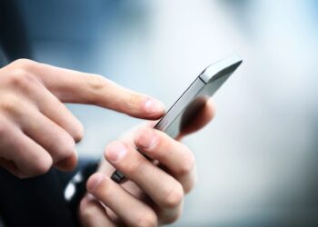 Saiba quando ligar para 190, 192 ou 193 em situações de emergência - Foto: Divulgação/Depositphotos