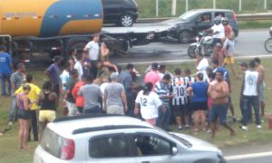 Acidente na BR-381 (Foto: Kleber Geraldo Torres Carneiro)