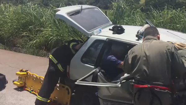 Uma pessoa morre e cinco ficaram feridas em acidente na BR-381, em Santa Luzia Acidente na BR 381 em Santa Luzia