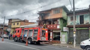 Incêndio atinge casa e mulher passa mal na Região de Venda Nova, em BH 1 incendio imovel