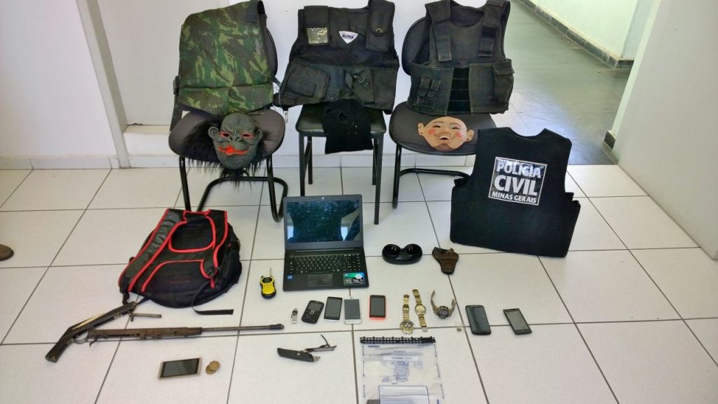 material preso com adolescentes