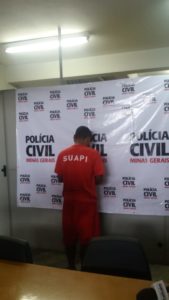 Polícia em Betim prende homem suspeito de estuprar filha durante oito anos 1 preso betim