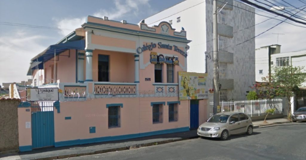 Francês é preso com facão após tentar entrar em escola infantil no Santa Tereza colegio santa tereza