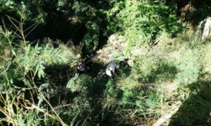 Mulher é encontrada morta dentro de carro em Venda Nova, na capital 1 carro mulher corrego obcgqw