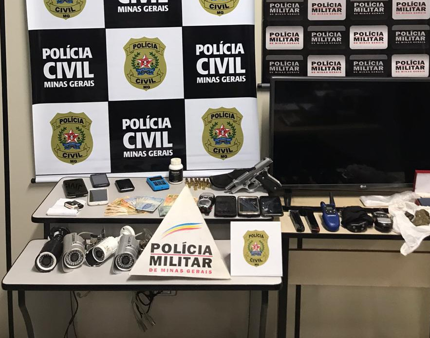 Polícia apreende armas e drogas em operação em Barão de Cocais - Foto: Divulgação/PCMG