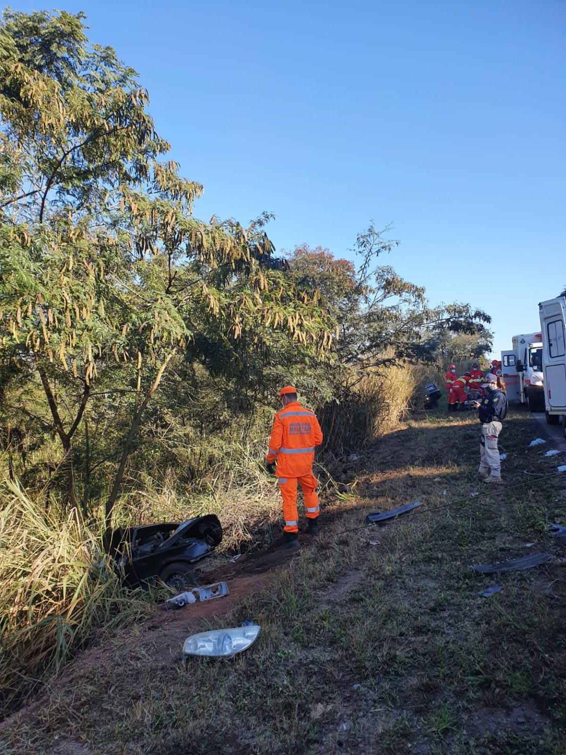 Motorista morre em acidente com dois carros na BR-262 em Bom Despacho - oto: Corpo de Bombeiros/Divulgação