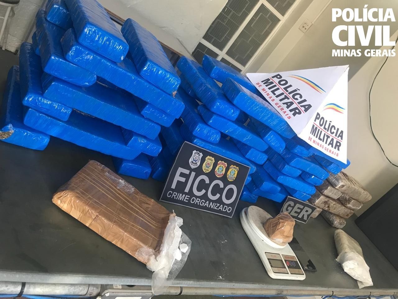 Ficco prende suspeito de tráfico e apreende drogas em Montes Claros - Foto: Divulgação/PCMG