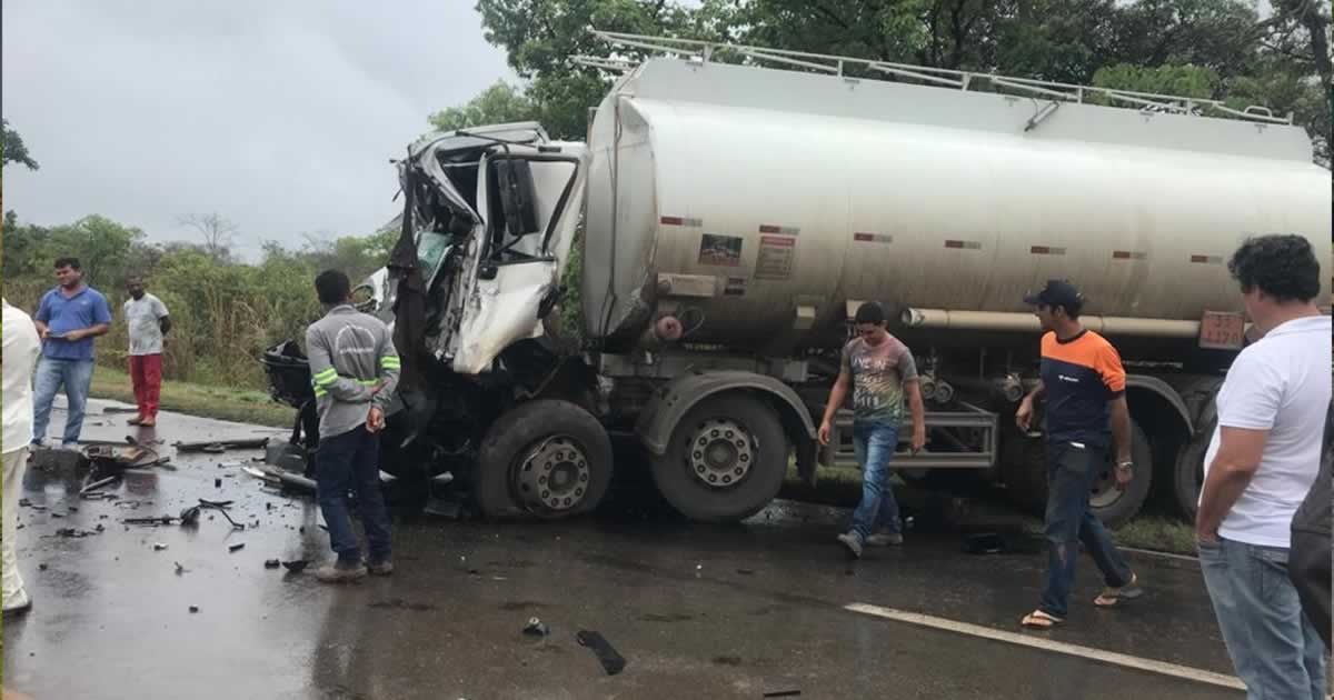 Três pessoas morrem em acidente na BR-040 em Paracatu - Foto: Reprodução/Redes Sociais