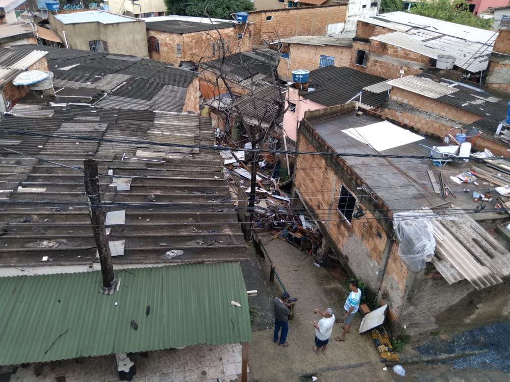 Casas cederam na Rua Benedito Xavier no bairro Primeiro de Maio, em BH - Foto: Elberty Valadares/Por Dentro de Minas