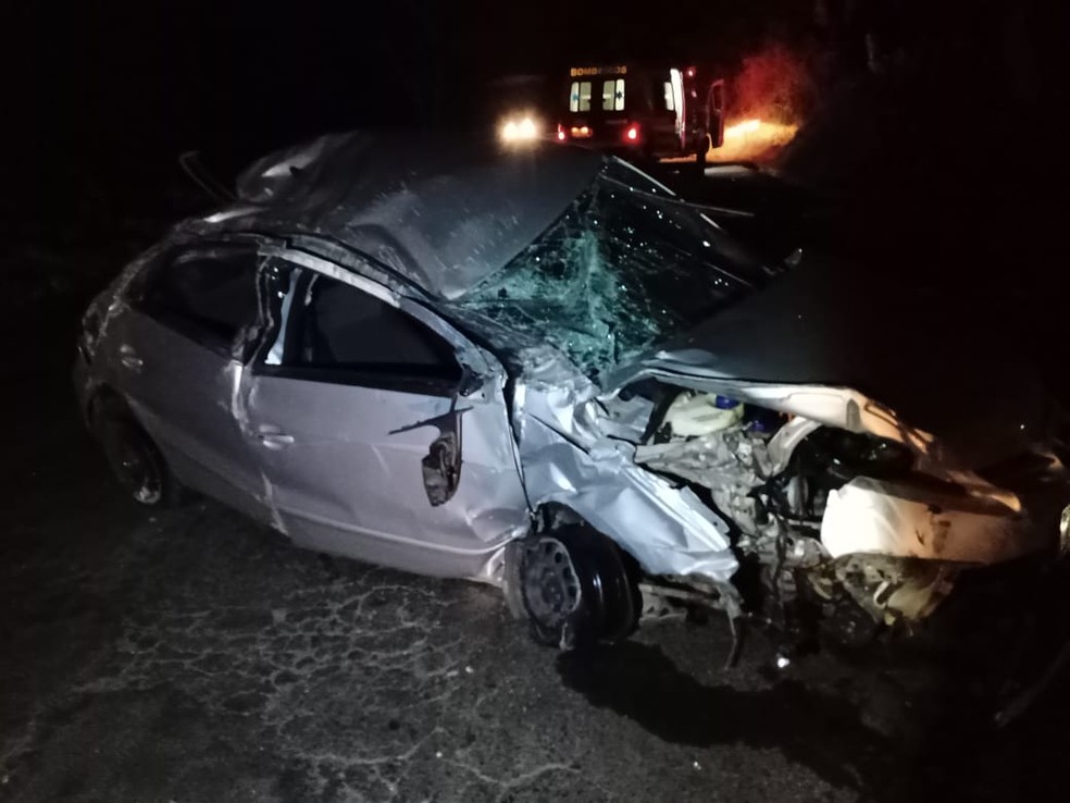 Motorista morre ao arremessado de carro na MG-230 em Patrocínio - Foto: Divulgação/Polícia Militar Rodoviária