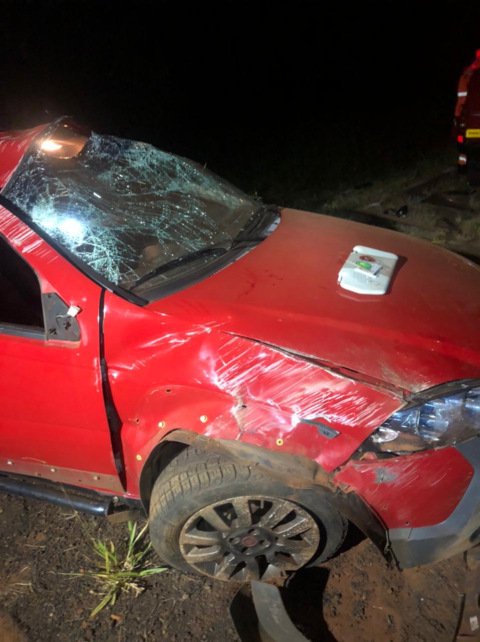 Acidente com carro mata mulher na MGC-154, em Ituiutaba - Foto: Divulgação/Corpo de Bombeiros