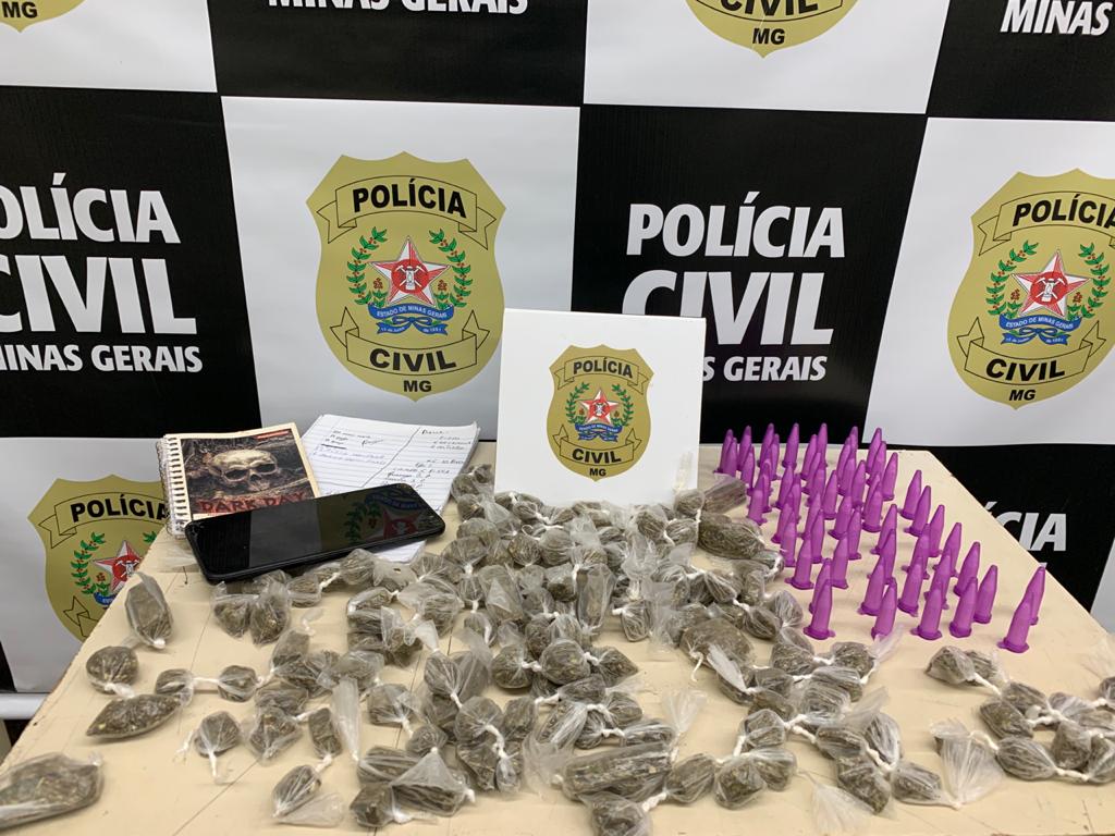 Suspeita de tráfico é presa com grande volume de drogas em Itatiaiuçu - Foto: Divulgação/PCMG