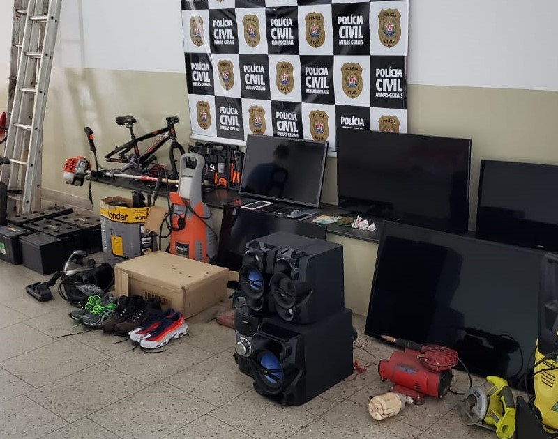 Três pessoas em operação que apurar crimes contra o patrimônio em Poços de Caldas - Foto: Divulgação/PCMG