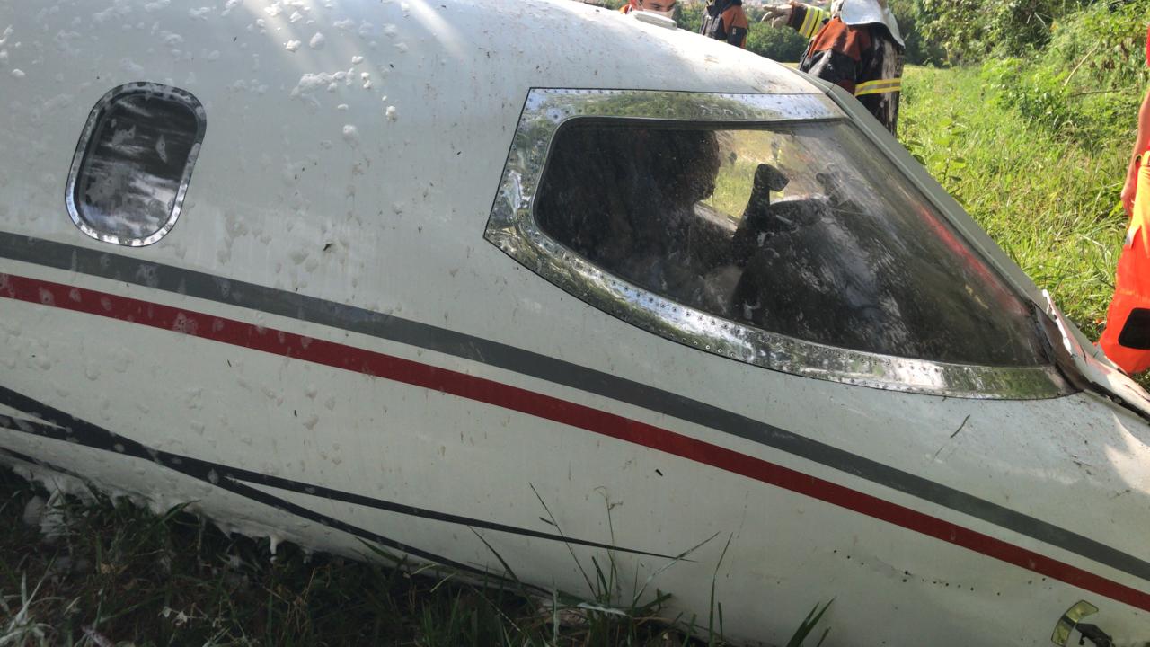 Avião cai no Aeroporto da Pampulha, em Belo Horizonte - Foto: Divulgação/CBMMG