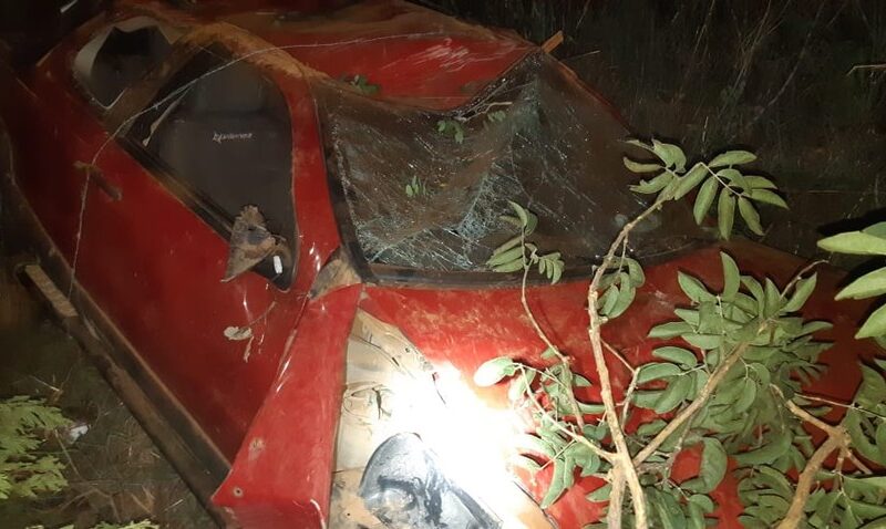 Motorista capotar carro e ser arremessado na BR-251, em Grão Mogol - Foto: Polícia Rodoviária Federal/Divulgação