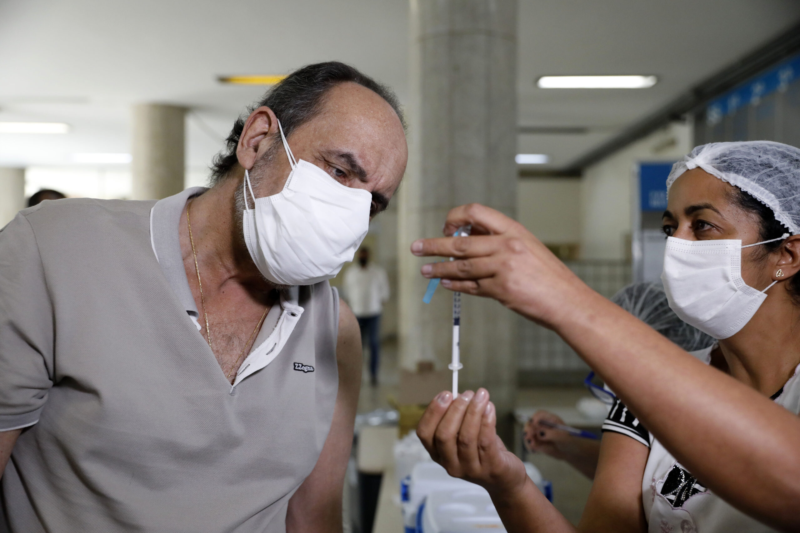 Prefeito Alexandre Kalil recebe vacina contra a Covid-19 em Belo Horizonte - Foto: Amira Hissa/PBH