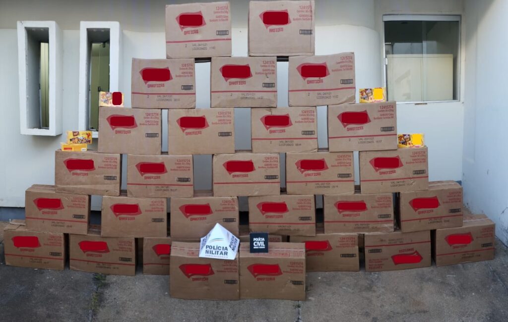 Ação conjunta recupera 870 caixas de chocolates de carga em Campos Altos - Foto: Divulgação/PCMG