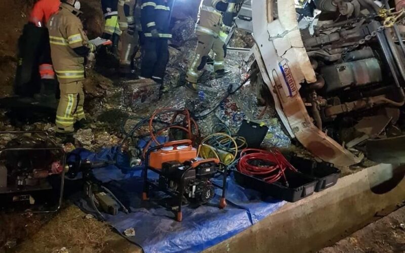 Motorista morre depois de tombar caminhão na BR-381, em Brumadinho - Foto: Reprodução/Redes Sociais
