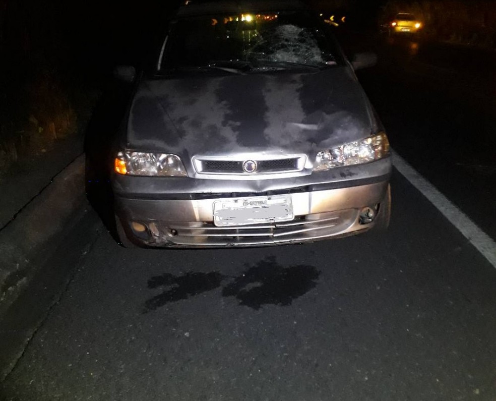 Homem morre ao ser atropelado por um carro na MGC-259, em Curvelo, na Região Central de Minas - Foto: Polícia Militar Rodoviária