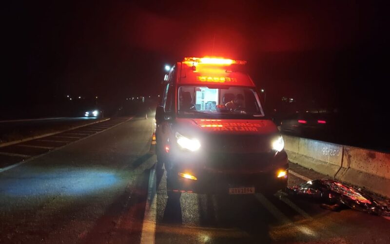 Mulher morre após ser atropelada na MG-050, em Itaúna - Foto: Corpo de Bombeiros/Divulgação