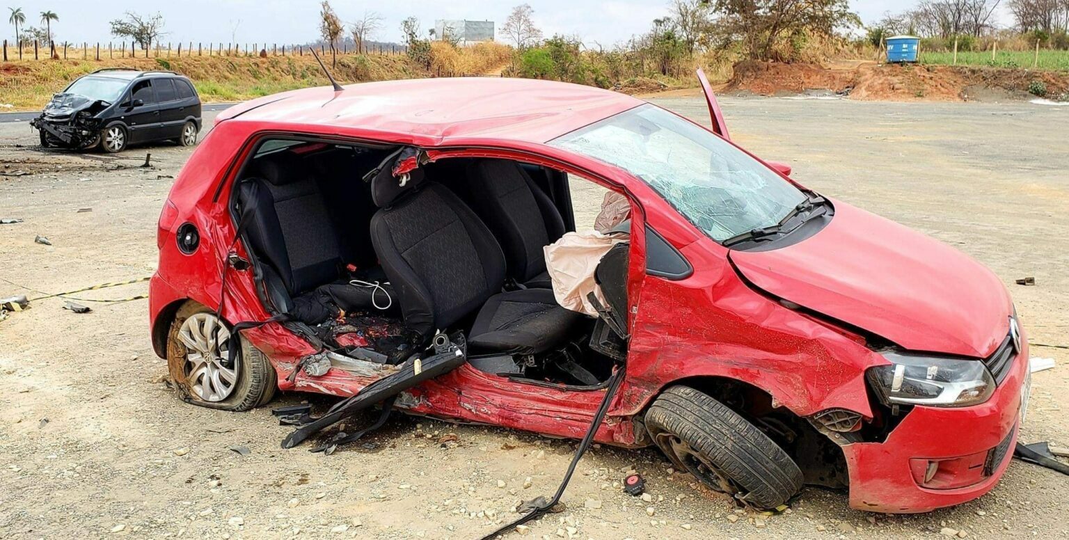 Acidente deixa criança e mulher gravemente feridas na MG-050, em Passos - Foto: Divulgação/Helder Almeida