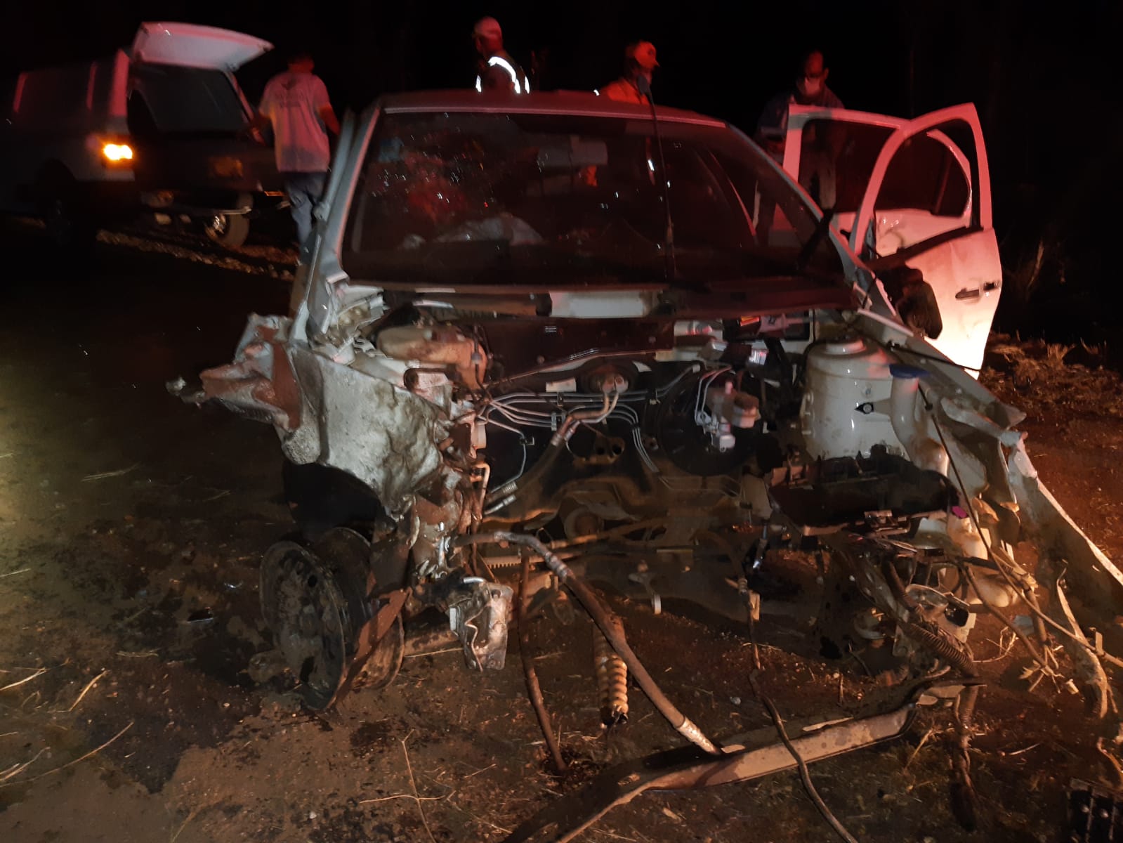 Uma pessoa morre e duas ficam feridas em acidente com carro MGC-122, em Janaúba - Foto: Divulgação/Corpo de Bombeiros