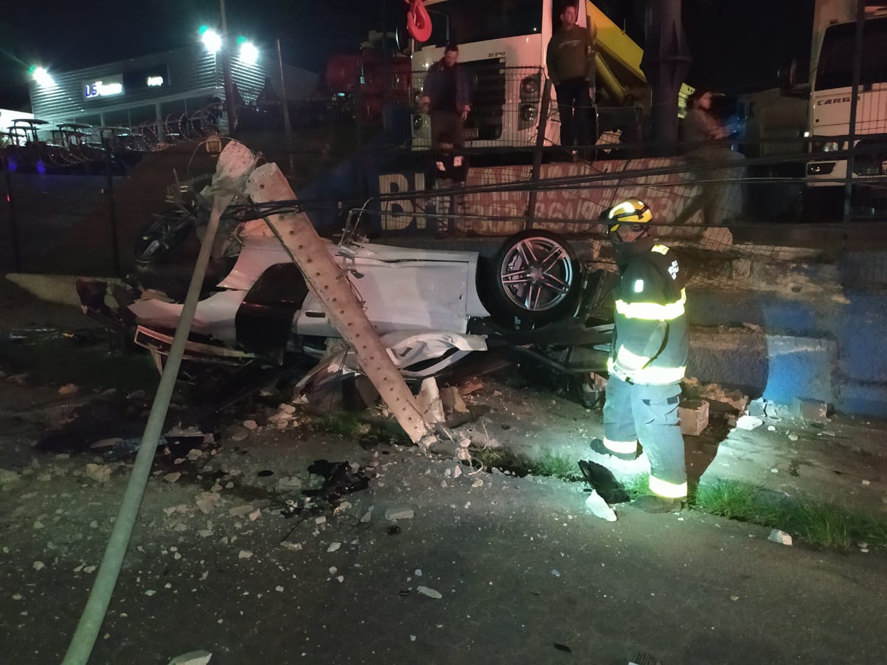 Motorista de carro de luxo morre após acidente em Contagem, na Grande BH - Foto: Divulgação/CBMMG