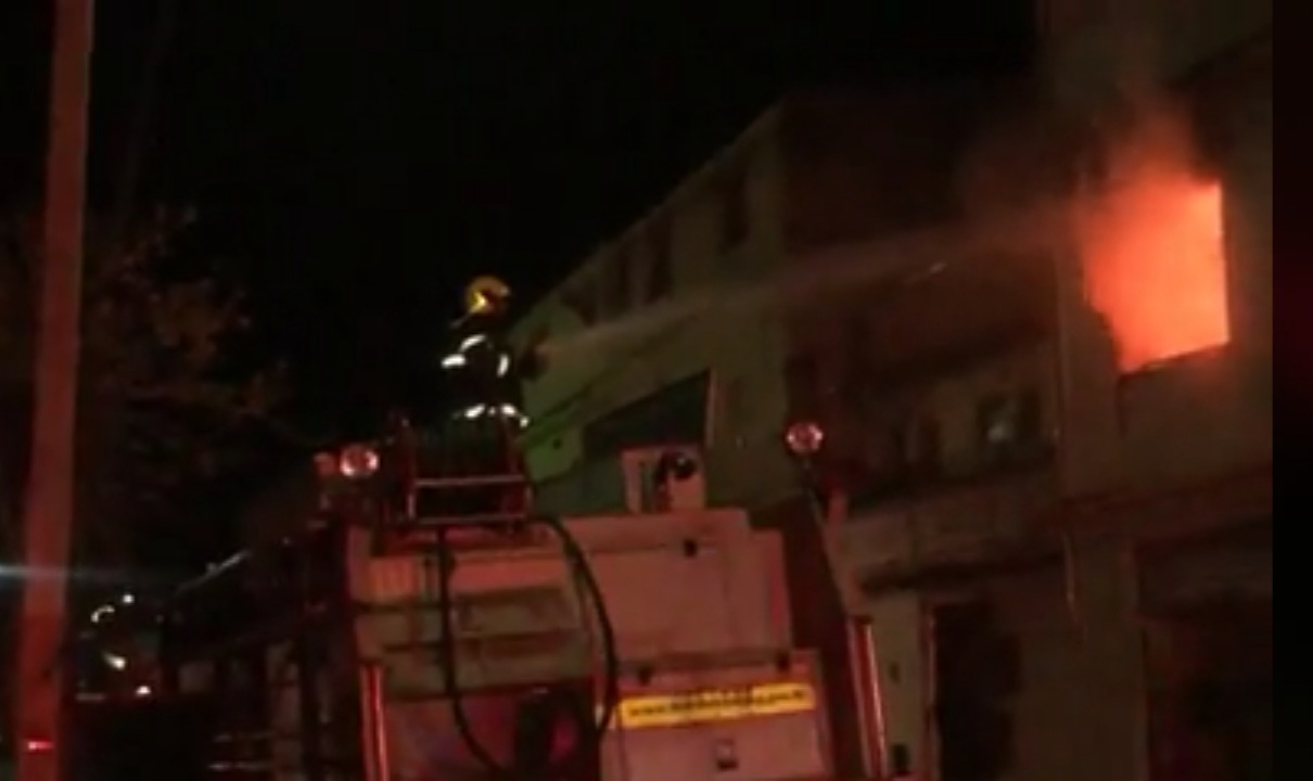 Homem é resgatado após casa pega fogo em São Lourenço - Foto: Reprodução