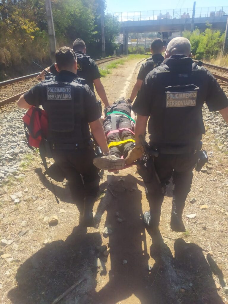 Homem fica ferido após ser atropelado por metrô em Belo Horizonte - Foto: Divulgação/CBMMG