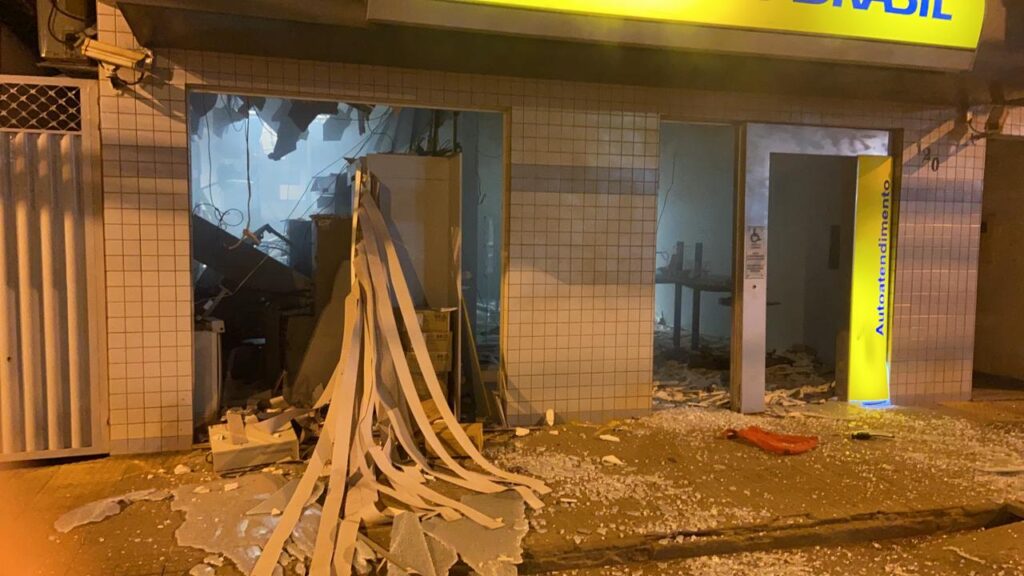 Grupo tenta explodir caixa eletrônico em Coimbra, na Zona da Mata - Foto: Reprodução/Redes Sociais