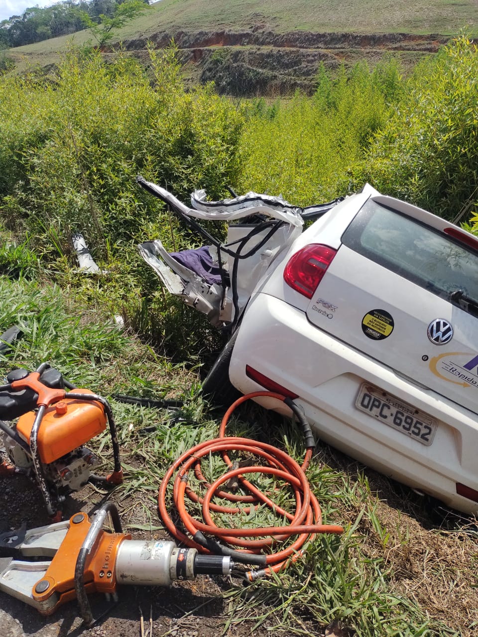 Duas pessoas morrem após acidente na BR-116, em Leopoldina - Foto: Divulgação/CBMMG