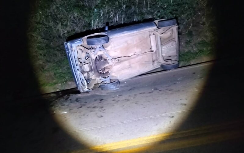 Mulher morre e namorado é preso com sinais de embriaguez após acidente em Mário Campos - Foto: Divulgação/Polícia Militar Rodoviária