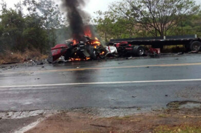Duas pessoas morrem carbonizadas em acidente na BR-040, próximo a João Pinheiro - Foto: Divulgação
