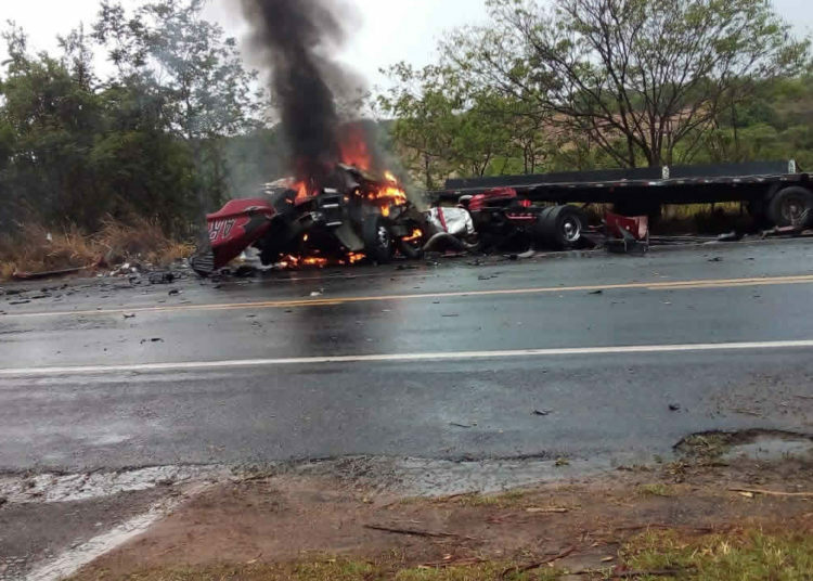 Duas pessoas morrem carbonizadas em acidente na BR-040, próximo a João Pinheiro - Foto: Divulgação