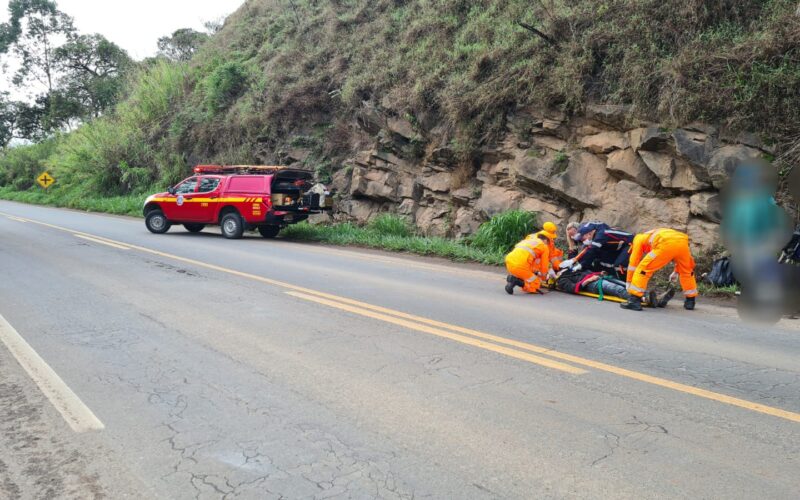 Motociclista fica ferido após acidente com caminhão na MGC-491, em Alfenas - Foto: Divulgação/CBMMG