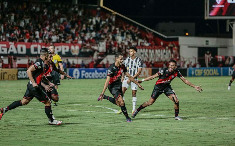 Atlético-MG leva virada diante do Atlético-GO e perde invencibilidade no Brasileirão - Foto: Bruno Corsino/ACG