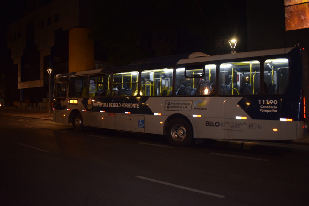 Acordo entre prefeitura e empresas permite que ônibus mais velhos circulem em Belo Horizonte - Foto: Elberty Valadares/Por Dentro de Minas