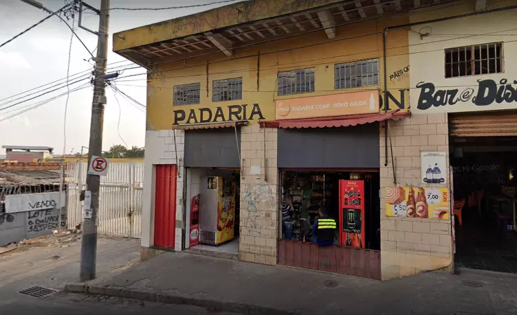 Assaltante morre após passa mal durante roubo à padaria no bairro Tupi, em BH - Foto: Reprodução/Google Street View