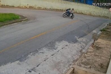 Jovem é vítima de importunação sexual de motociclista na rua em Itaúna - Foto: Reprodução/Redes sociais