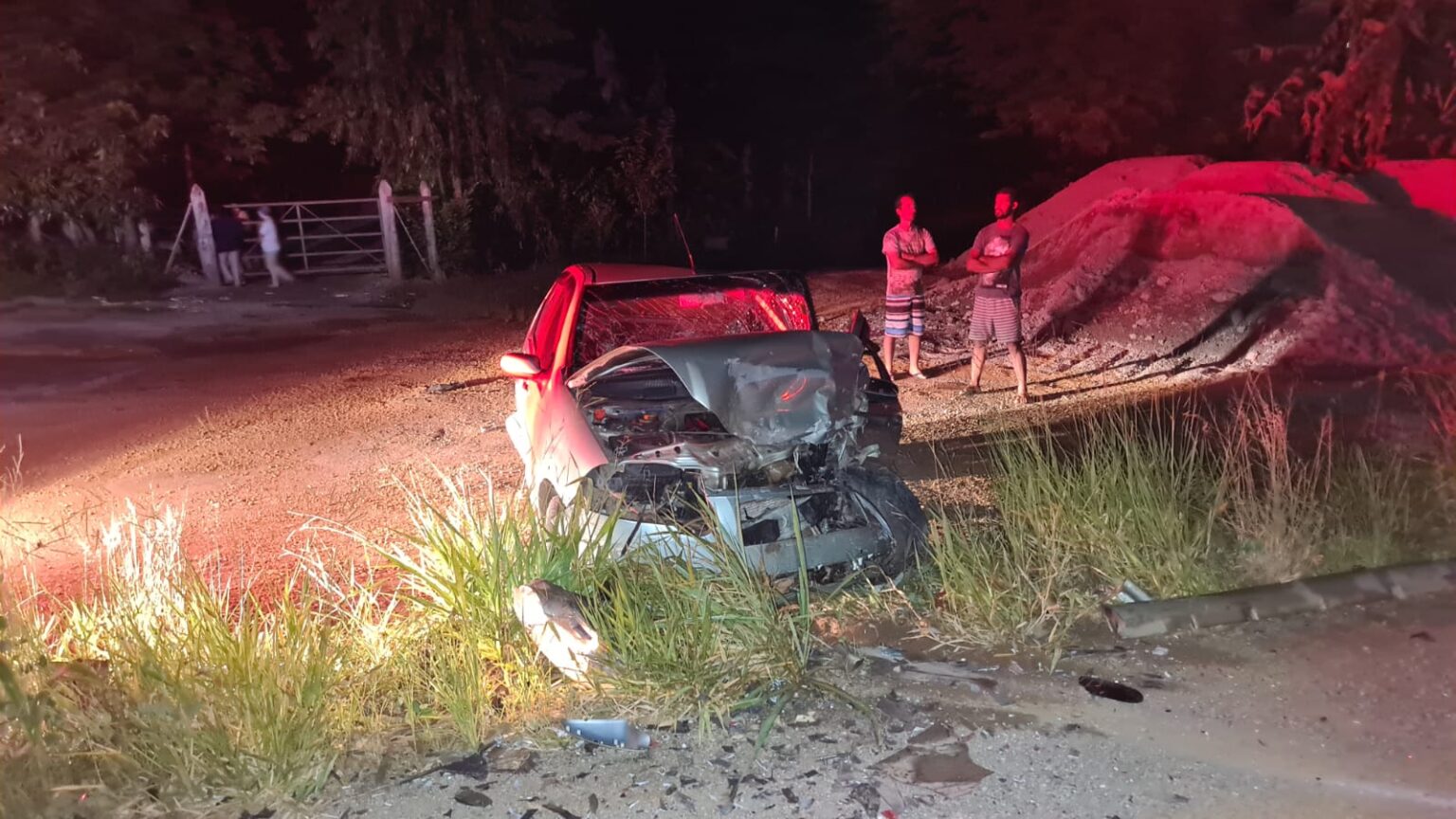 Duas pessoas ficam feridas após acidente na MG-482, entre Itaverava e Catas Altas da Noruega - Foto: Divulgação/CBMMG