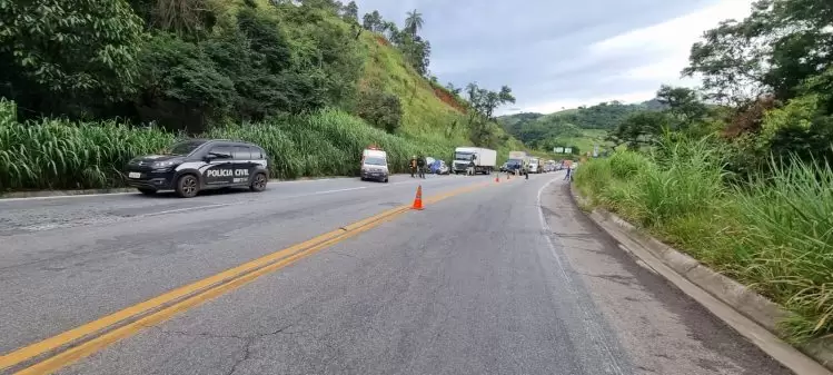 Mulher morre e duas pessoas ficam feridas após acidente na BR-381 em São Gonçalo do Rio Abaixo - Foto: Reprodução/Redes Sociais