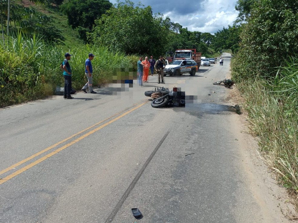 Duas pessoas morrem após colisão entre motos na LMG-758, em Belo Oriente - Foto: Reprodução/Redes sociais