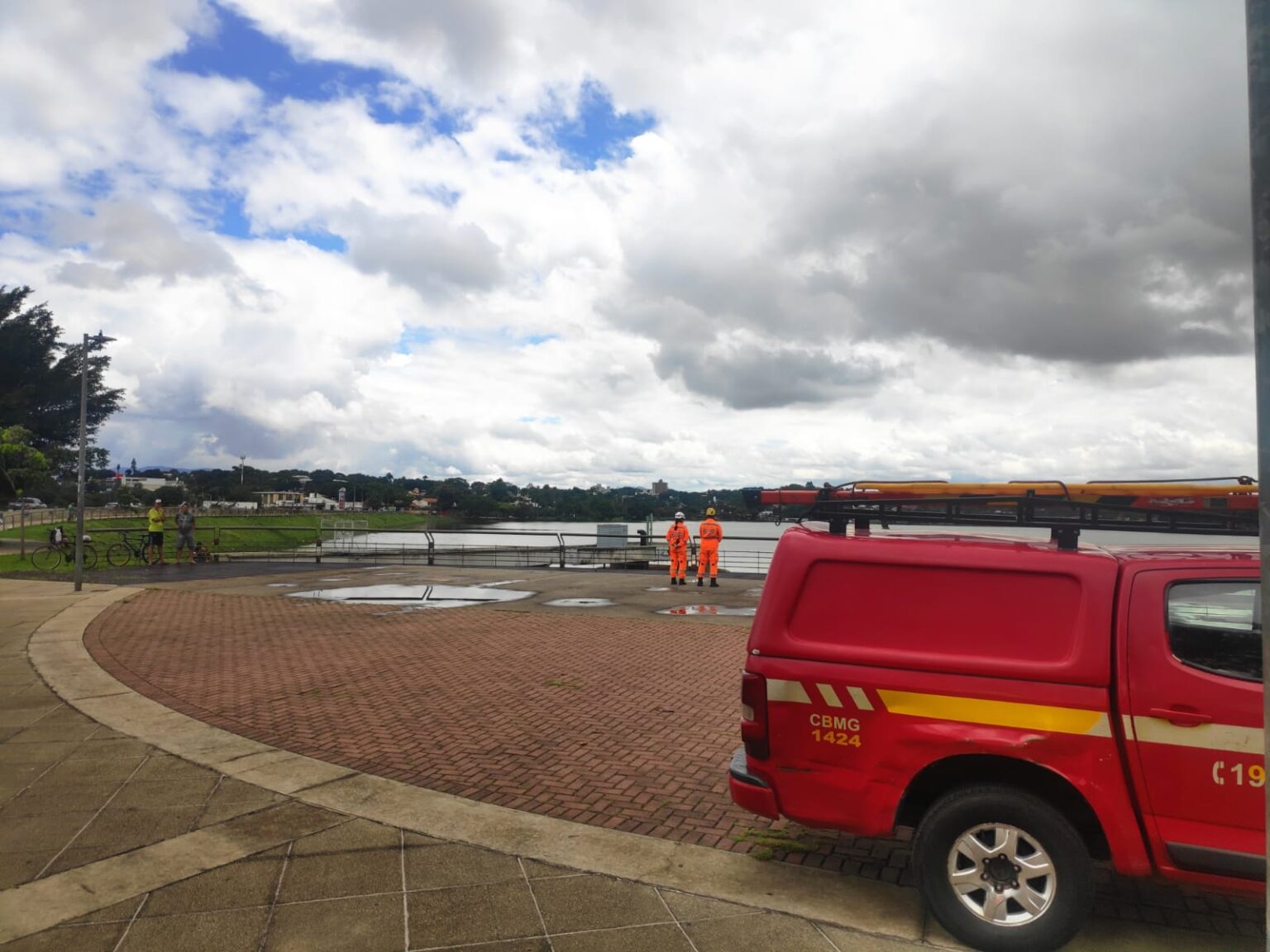 Mulher morre afogada após entrar na Lagoa da Pampulha, em BH - Foto: Divulgação/CBMMG (Arquivo)