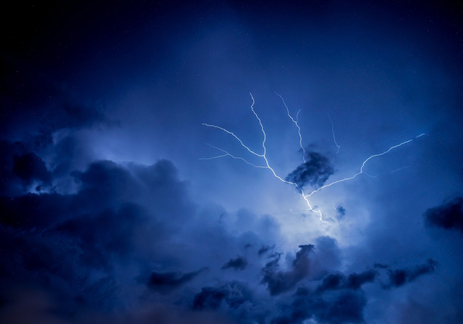 BH tem alerta de chuva de até 80mm nesta quarta-feira (24) - Foto: Divulgação (Imagem Ilustrativa)