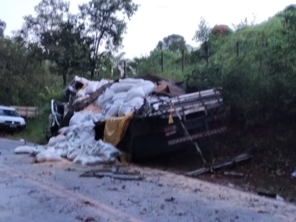 Dois homens morrem em acidente na BR-494 entre São João del Rei e Ritápolis - Foto: Divulgação/CBMMG