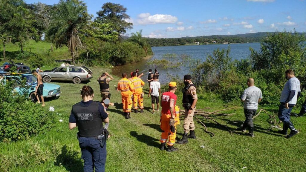 Jovem morre afogado na Lagoa Várzea das Flores em Betim, na Grande BH - Foto: Divulgação/CBMMG