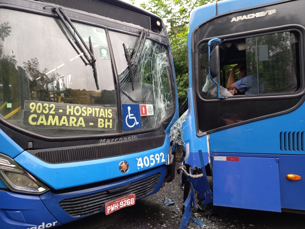 Ônibus batem de frente e deixam 17 pessoas feridas no bairro Granja de Freitas, em Belo Horizonte - Foto: Reprodução/Redes Sociais