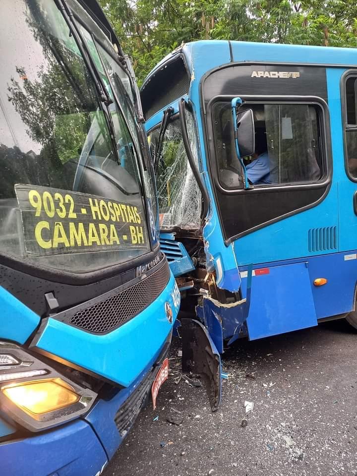 Ônibus batem de frente e deixam 17 pessoas feridas no bairro Granja de Freitas, em Belo Horizonte - Foto: Reprodução/Redes Sociais