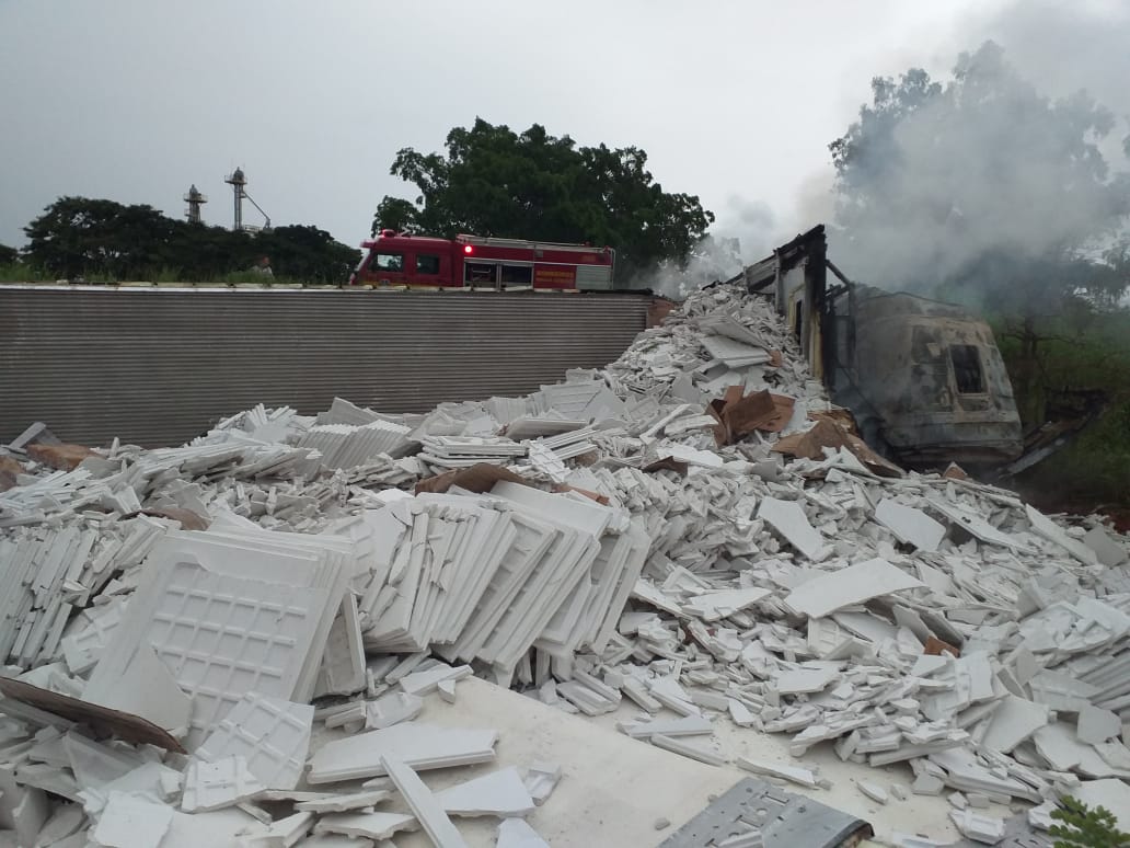 Acidente entre carreta e caminhão deixa dois mortos e sete feridos na BR-365 em Patrocínio - Foto: Divulgação/CBMMG